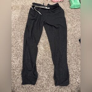 Vuori medium women’s joggerss dark charc grey